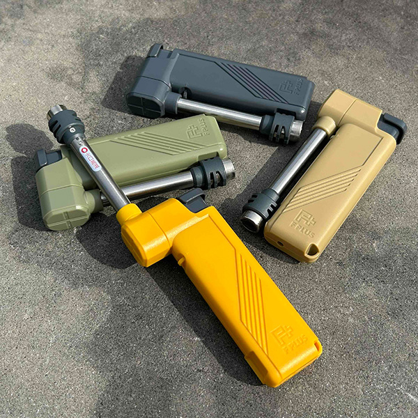 アウトドアの“最初の一歩”を支える一本。スイングバーナーライター