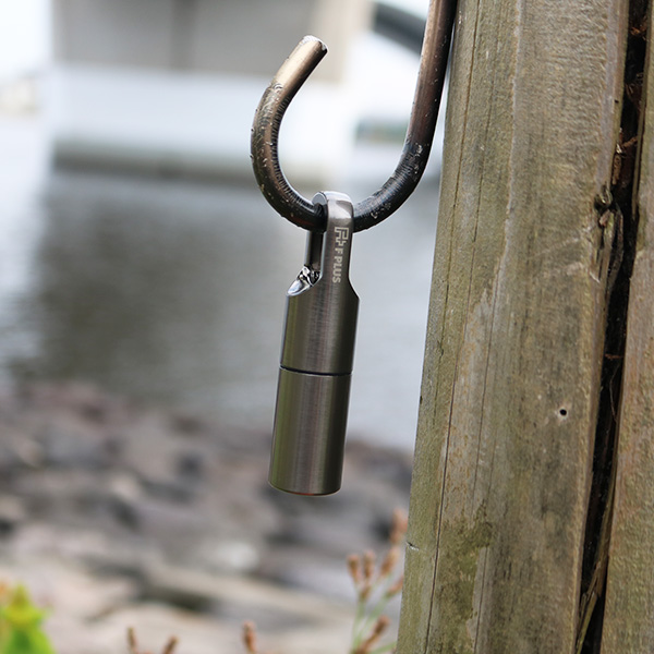 小さな炎が支える大きな安心 ― カラビナブルライター